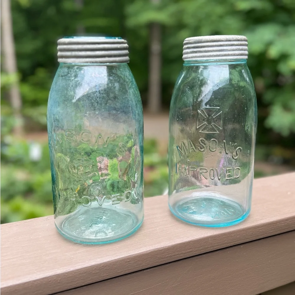 VTG 2/ Mason’s Cross Jar Light Aqua Blue Zinc Lid